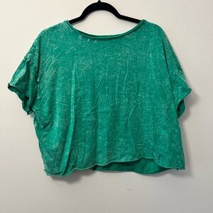 Green Boxy Crop T-Shirt with Short Sleeves